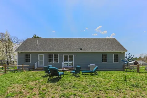 101 Mast Road Lee NH 03861
