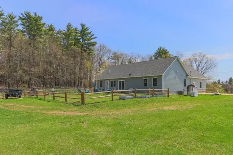 101 Mast Road Lee NH 03861