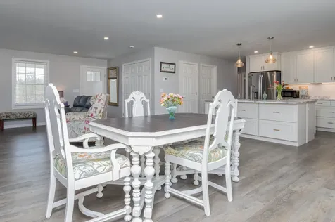 101 Mast Road Lee NH 03861