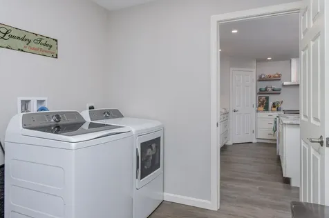 101 Mast Road Lee NH 03861