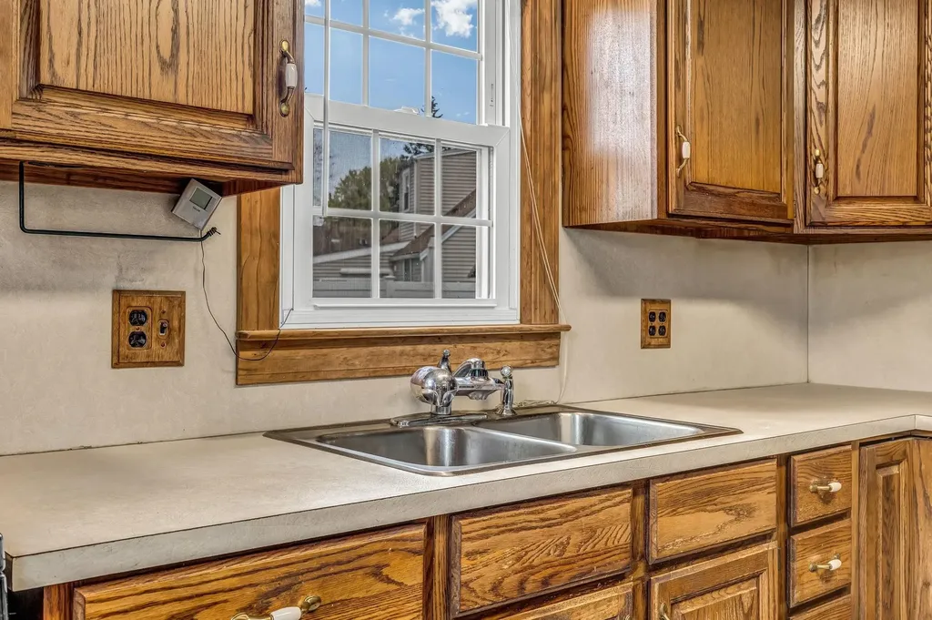 16 Naves Road Hampton NH 03842