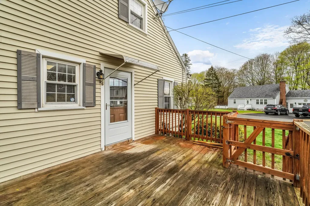 16 Naves Road Hampton NH 03842