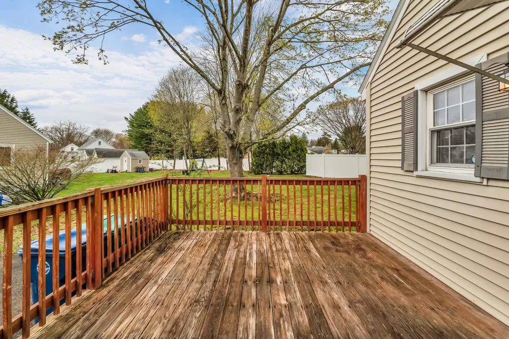 16 Naves Road Hampton NH 03842