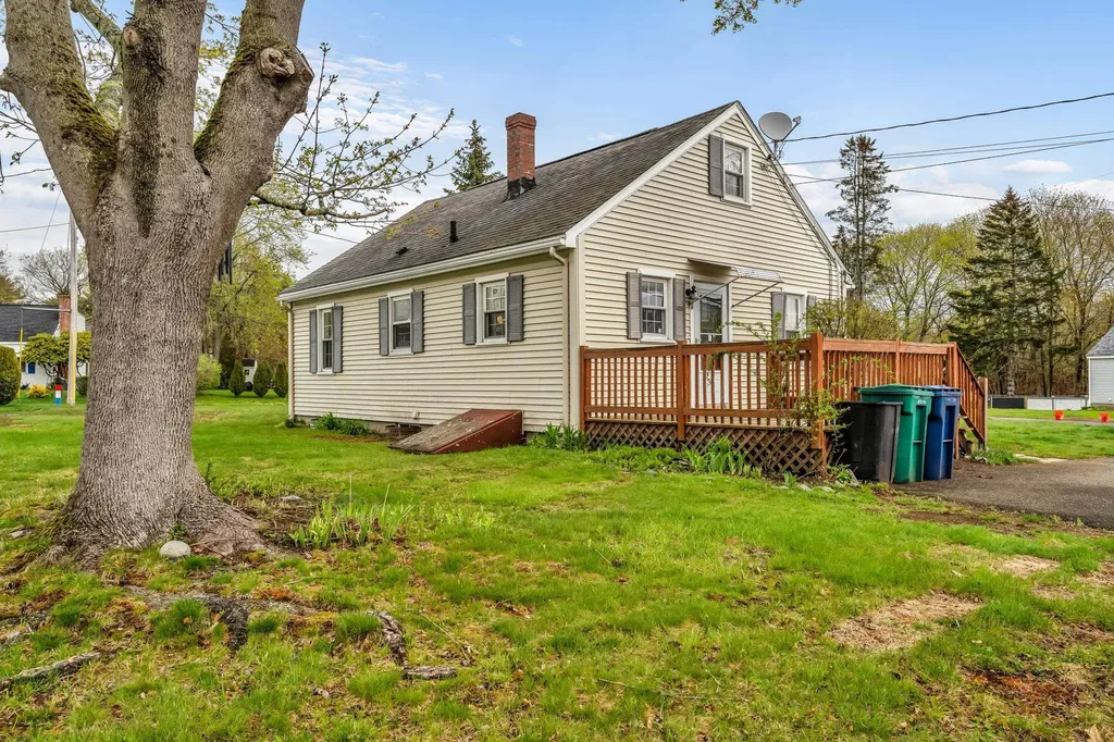 16 Naves Road Hampton NH 03842