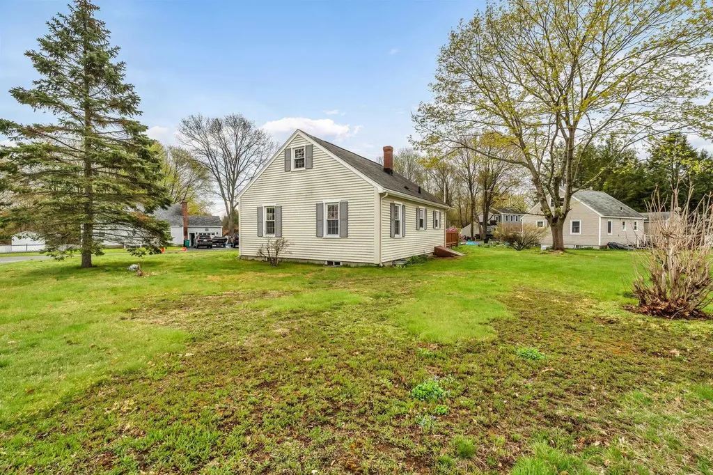 16 Naves Road Hampton NH 03842