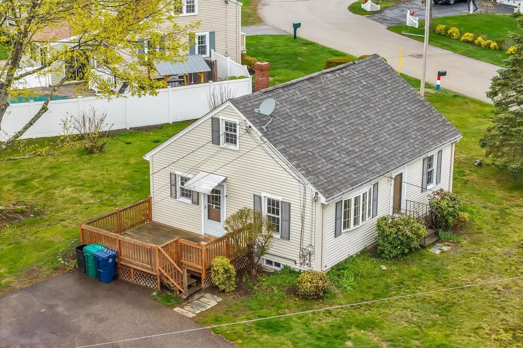 16 Naves Road Hampton NH 03842