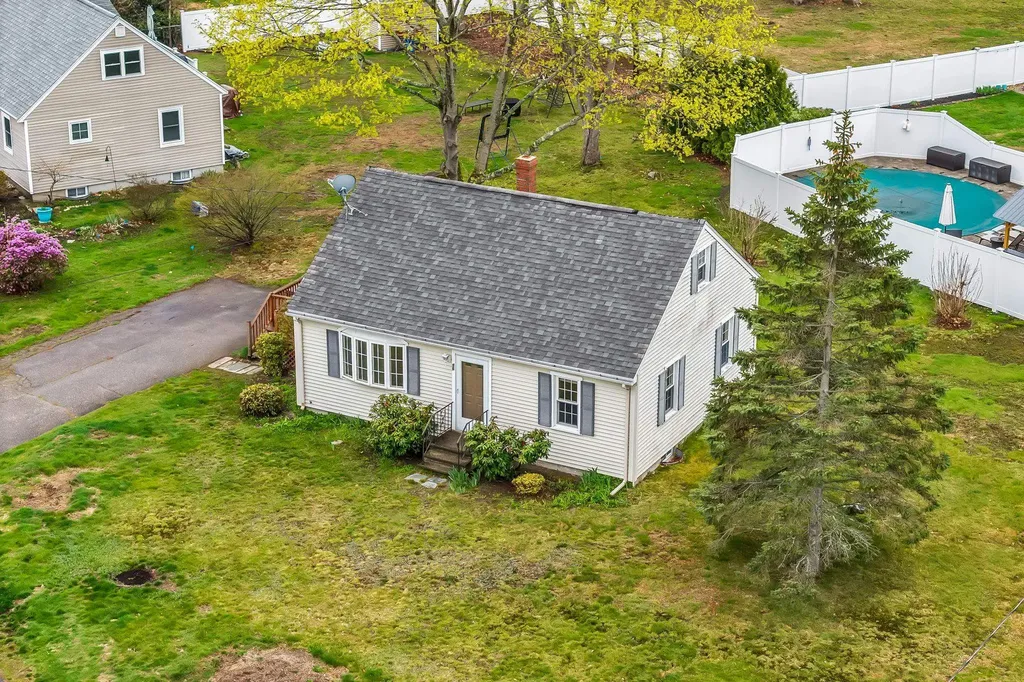 16 Naves Road Hampton NH 03842