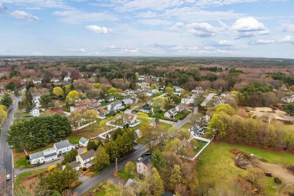 16 Naves Road Hampton NH 03842