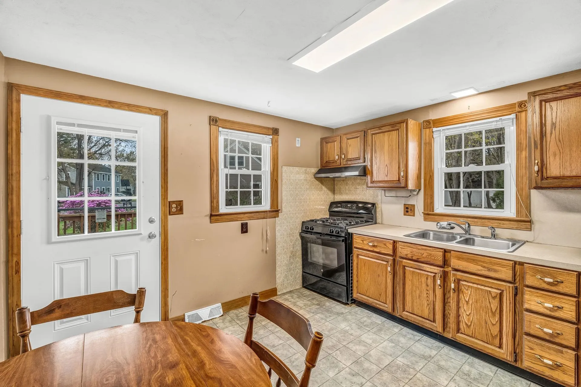16 Naves Road Hampton NH 03842
