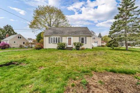 16 Naves Road Hampton NH 03842