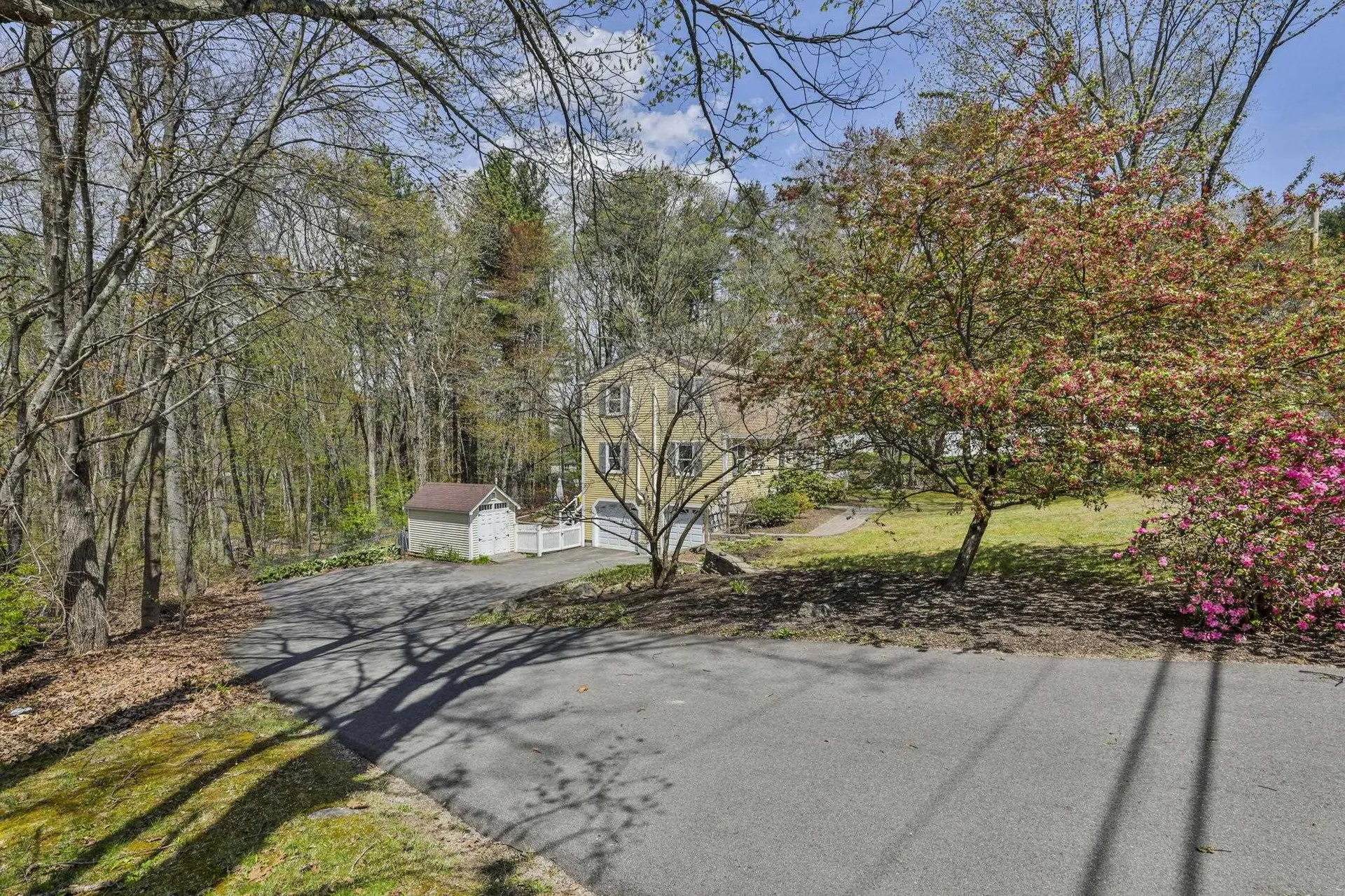9 Lund Drive Hudson NH 03051