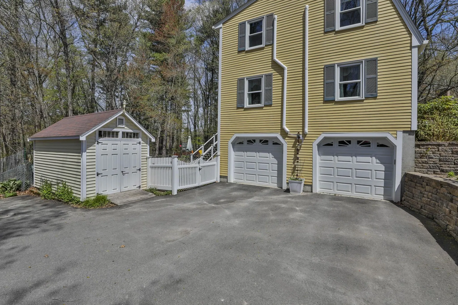 9 Lund Drive Hudson NH 03051