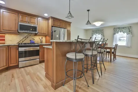 9 Lund Drive Hudson NH 03051