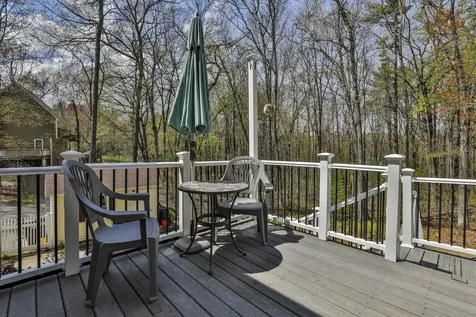 9 Lund Drive Hudson NH 03051