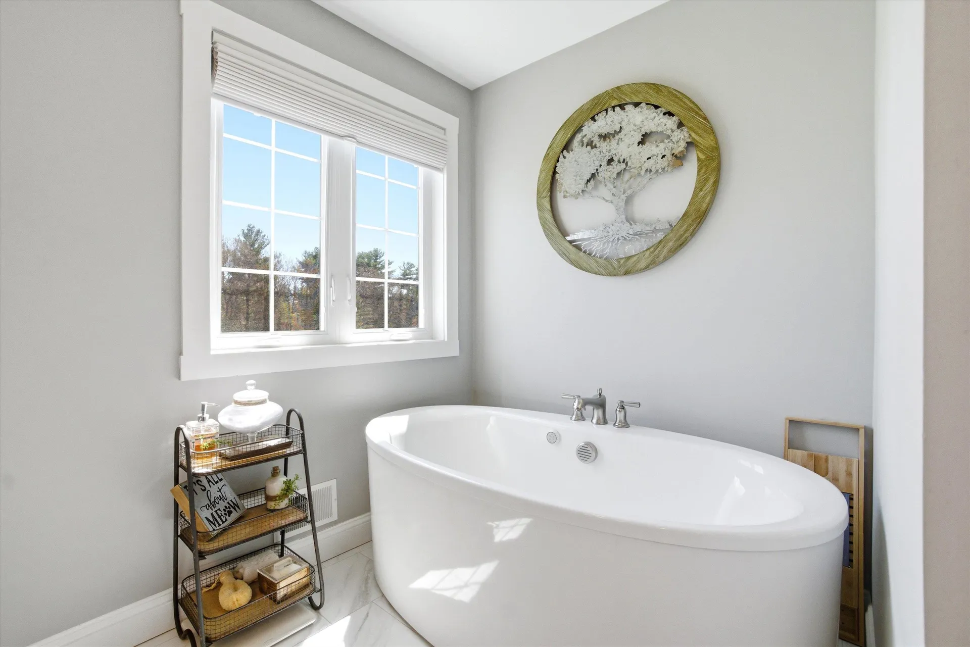 20 Grouse Run Pelham NH 03076