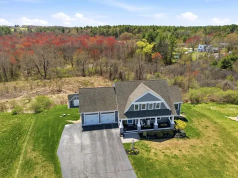 20 Grouse Run Pelham NH 03076