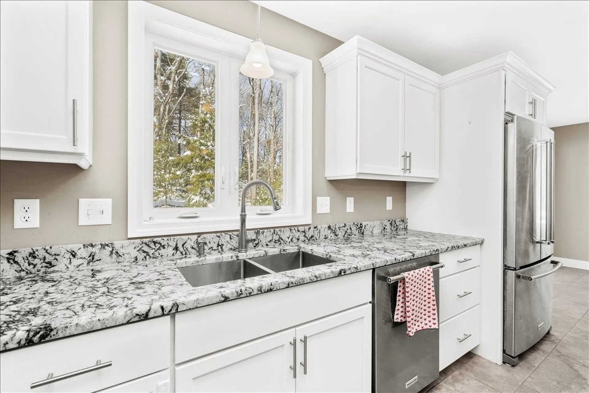 29 3rd Street Windham NH 03087