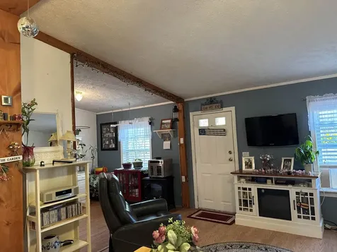 26 Melody Lane Hillsborough NH 03244