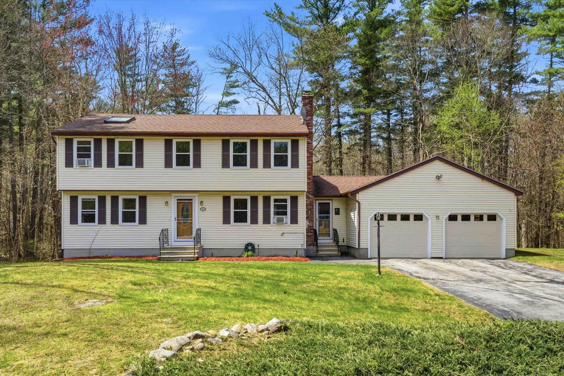 11 Coleman Place Londonderry NH 03053
