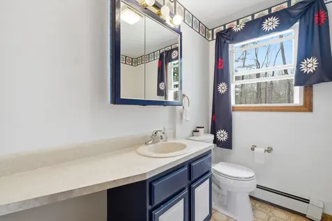 11 Coleman Place Londonderry NH 03053