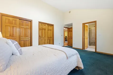 11 Coleman Place Londonderry NH 03053