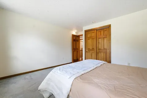 11 Coleman Place Londonderry NH 03053