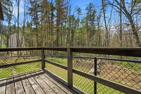 11 Coleman Place Londonderry NH 03053