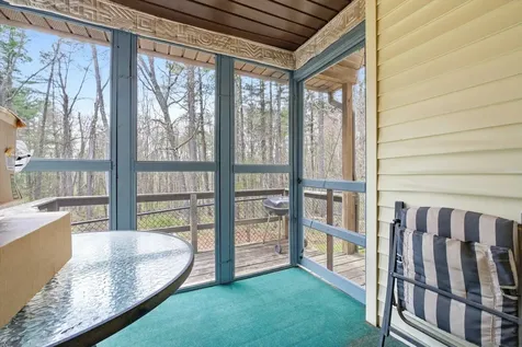 11 Coleman Place Londonderry NH 03053