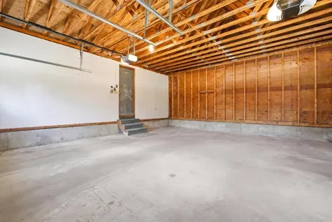 11 Coleman Place Londonderry NH 03053