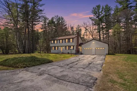 11 Coleman Place Londonderry NH 03053