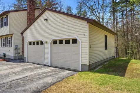 11 Coleman Place Londonderry NH 03053
