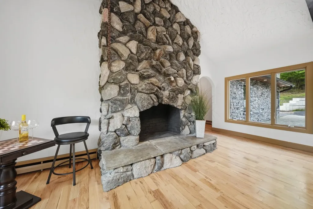 4 Washington Drive Amherst NH 03031