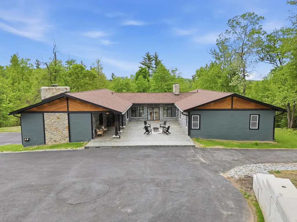 4 Washington Drive Amherst NH 03031