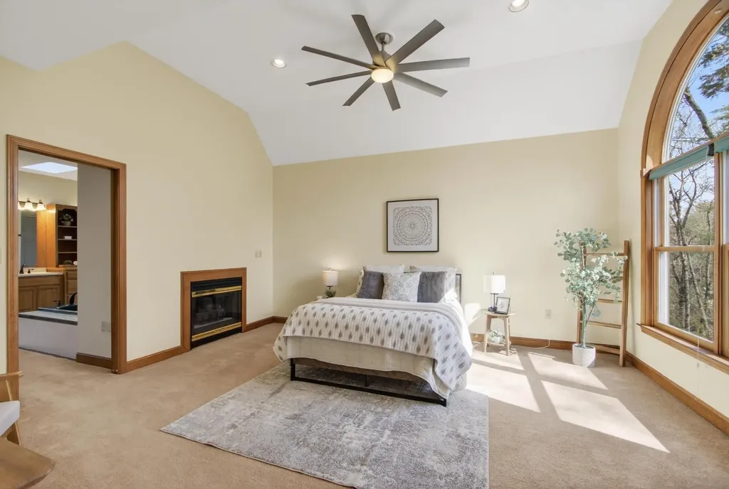 55 Lazarus Way Salem NH 03079