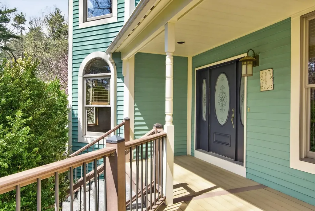 55 Lazarus Way Salem NH 03079