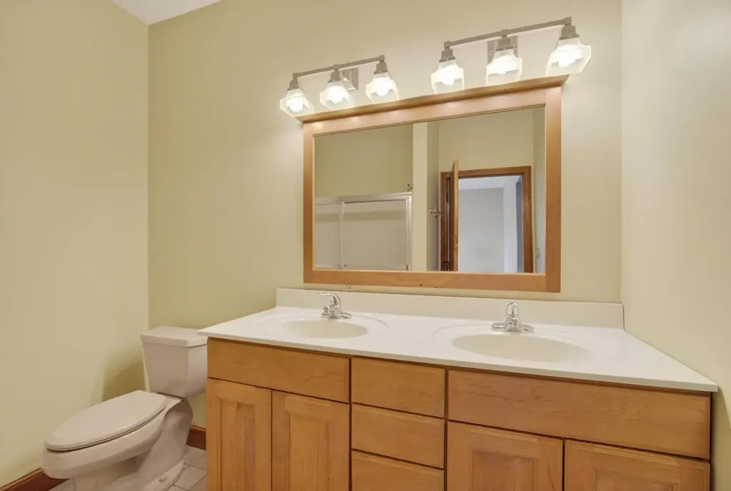 55 Lazarus Way Salem NH 03079