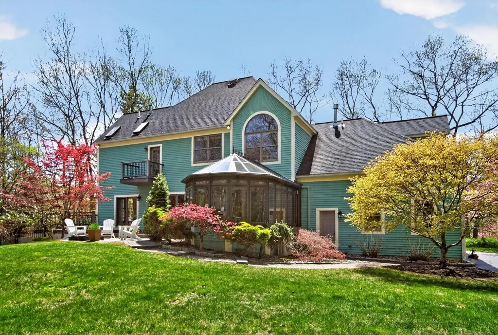 55 Lazarus Way Salem NH 03079