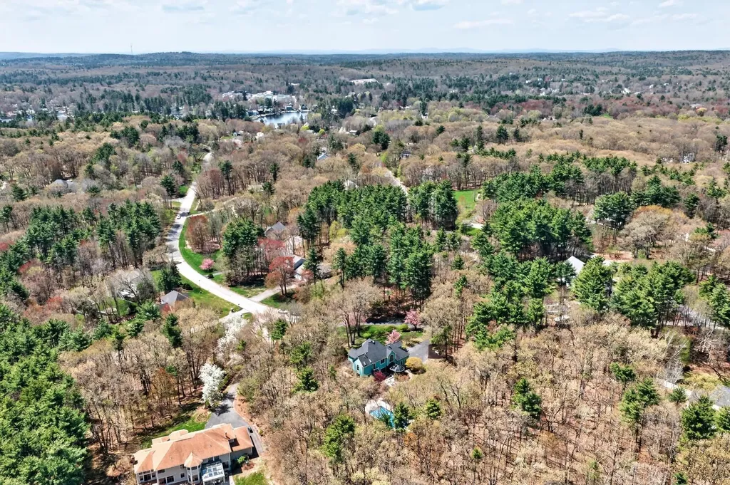 55 Lazarus Way Salem NH 03079