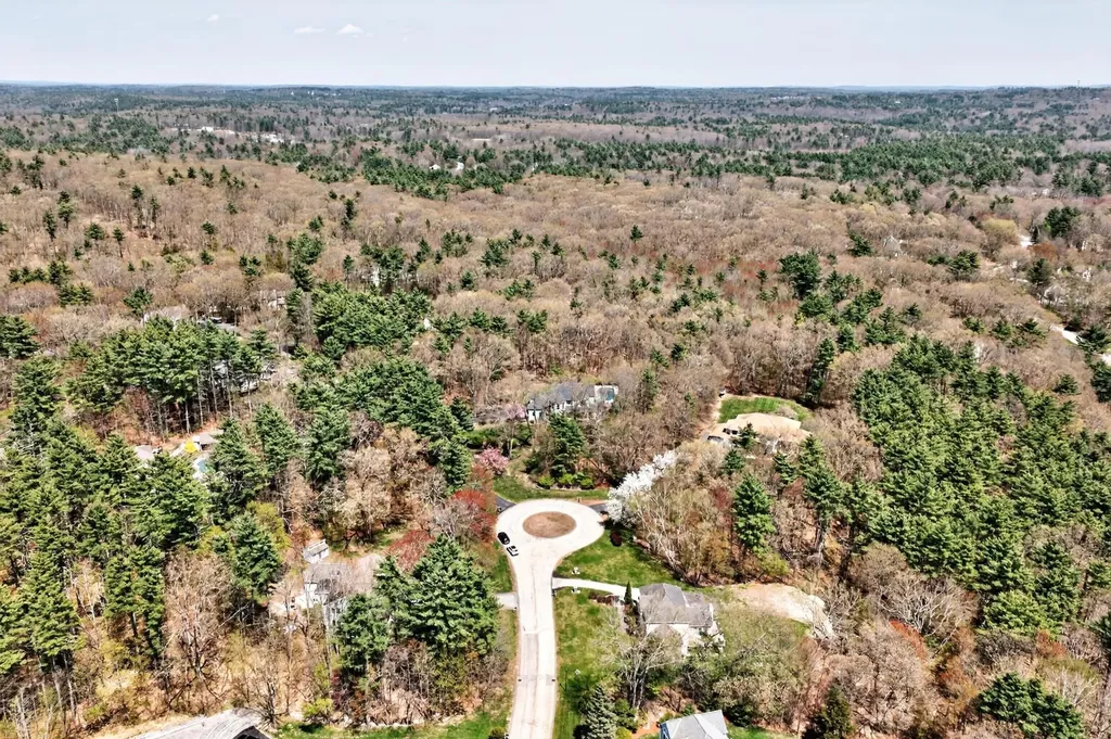55 Lazarus Way Salem NH 03079