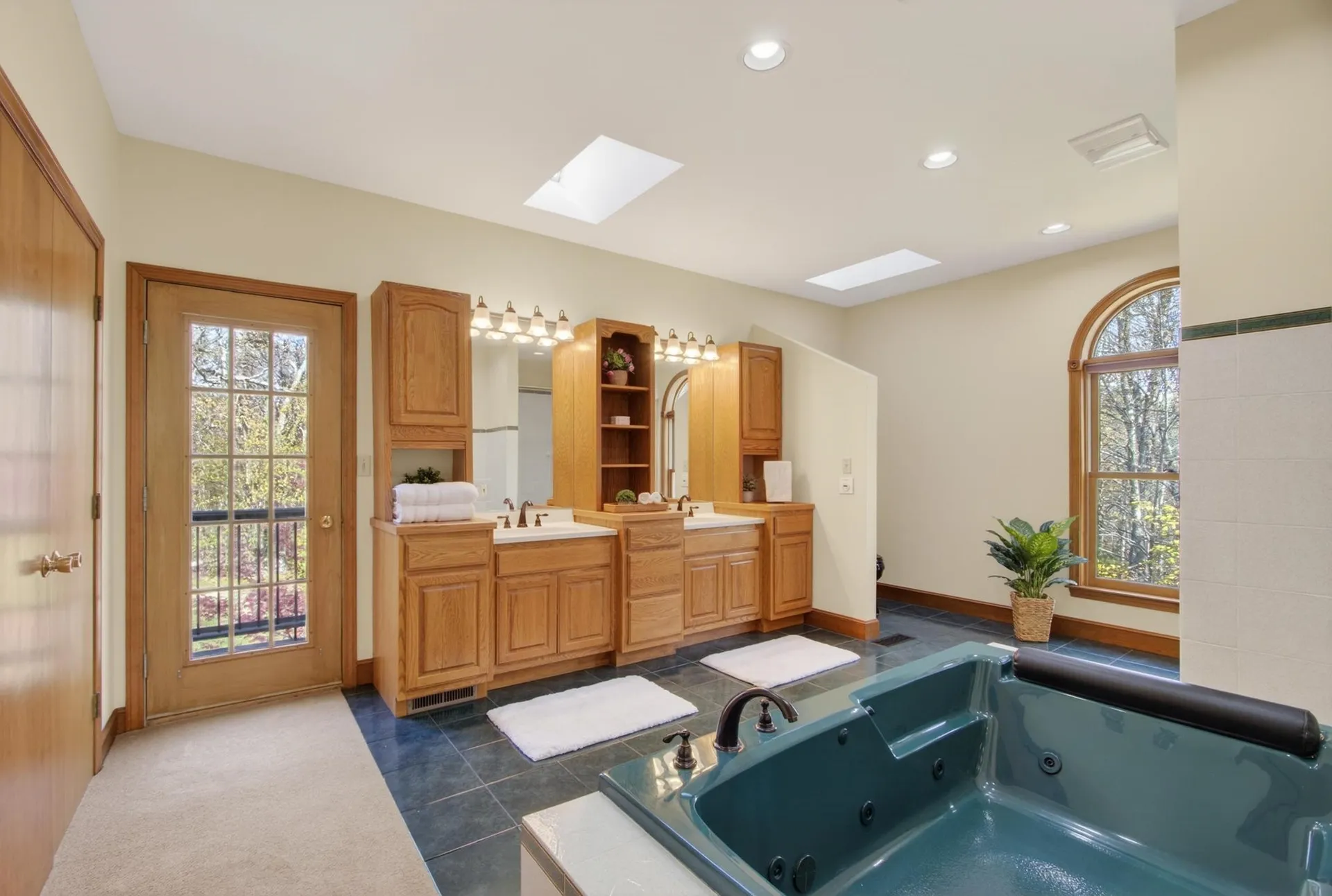 55 Lazarus Way Salem NH 03079