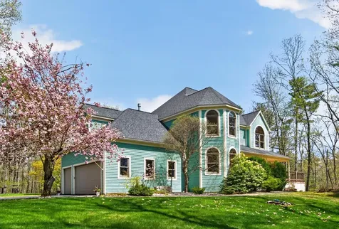 55 Lazarus Way Salem NH 03079