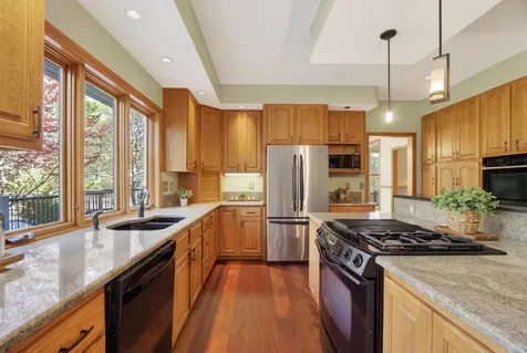 55 Lazarus Way Salem NH 03079