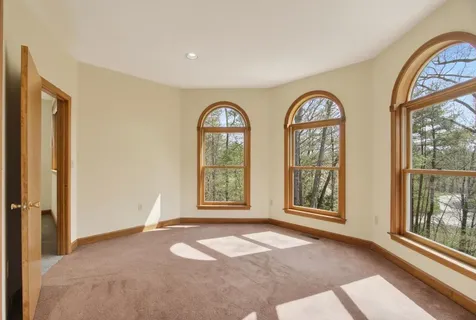 55 Lazarus Way Salem NH 03079