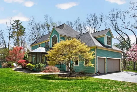 55 Lazarus Way Salem NH 03079