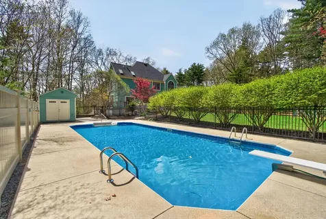 55 Lazarus Way Salem NH 03079