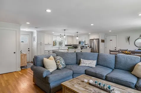 12 Hobbs Road North Hampton NH 03862