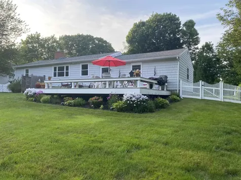 12 Hobbs Road North Hampton NH 03862