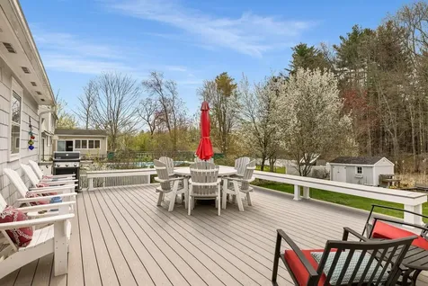12 Hobbs Road North Hampton NH 03862