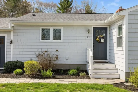 12 Hobbs Road North Hampton NH 03862