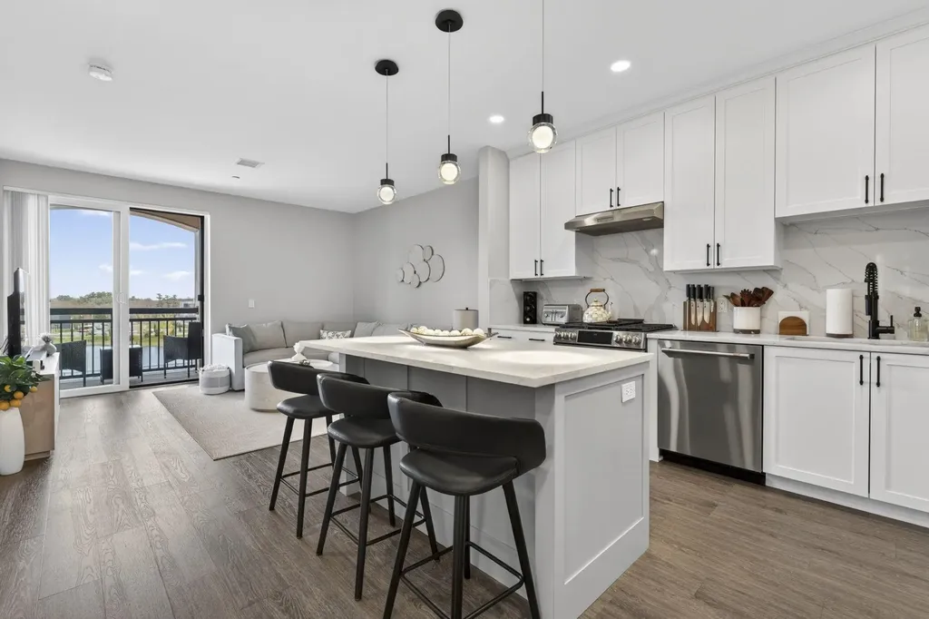 18 Artisan Drive Salem NH 03079